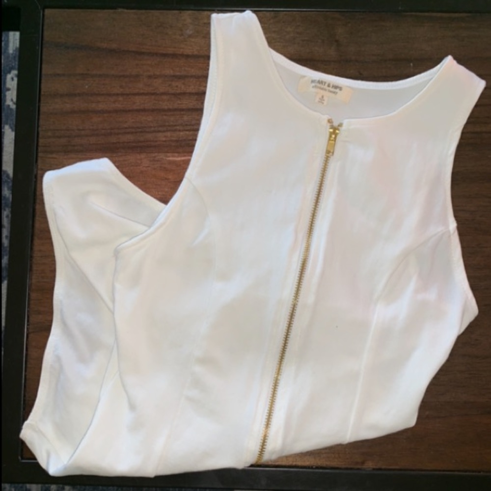 Heart & hips zipper bodysuit